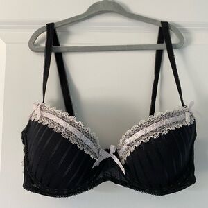 Elegant Black Lace Trim Bra
